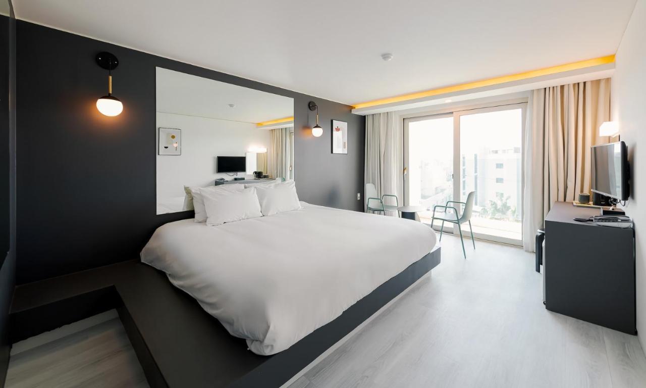 Pampas Hotel Чеджудо Экстерьер фото
