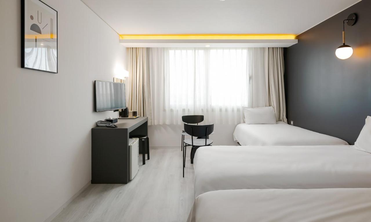 Pampas Hotel Чеджудо Экстерьер фото