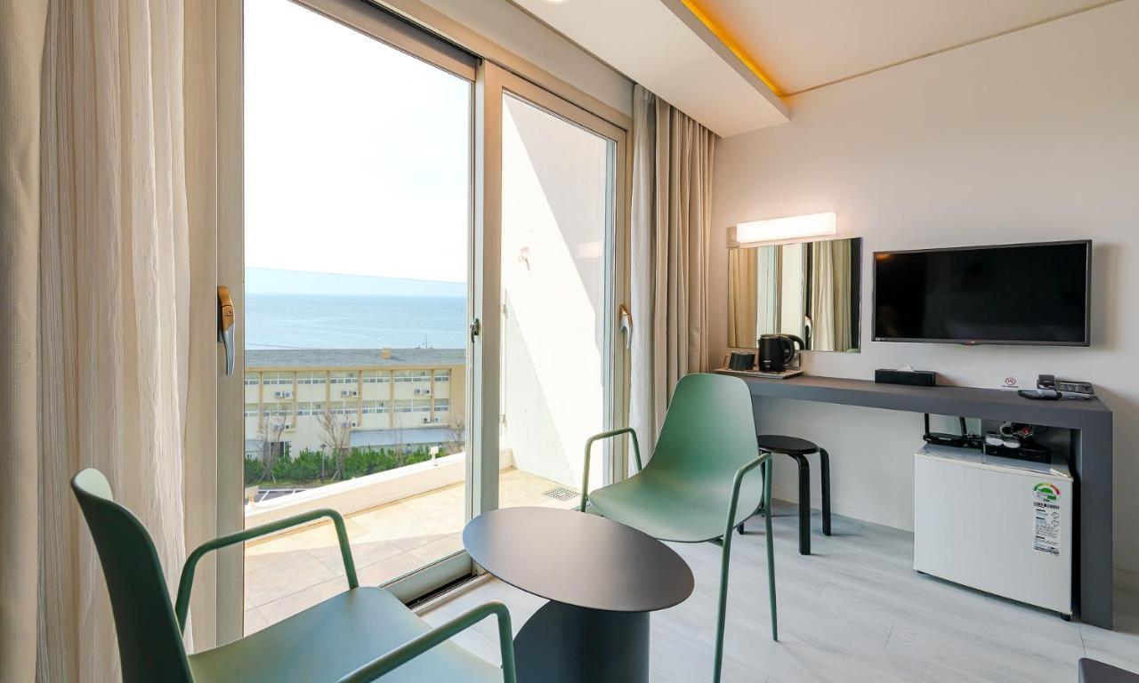 Pampas Hotel Чеджудо Экстерьер фото