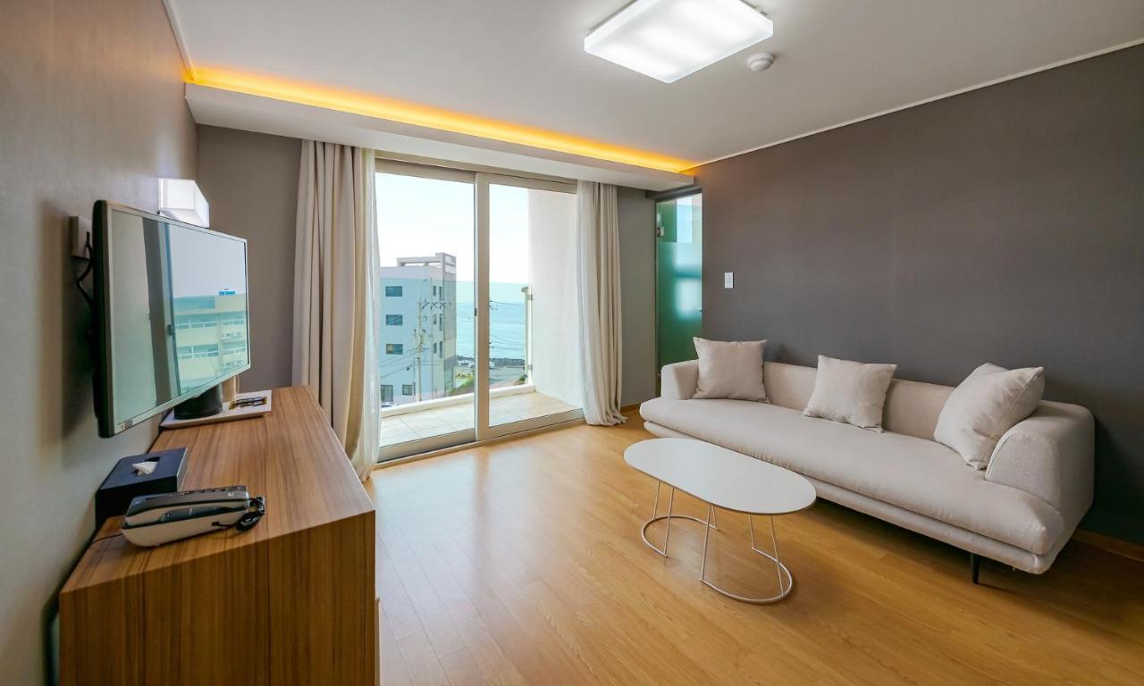 Pampas Hotel Чеджудо Экстерьер фото