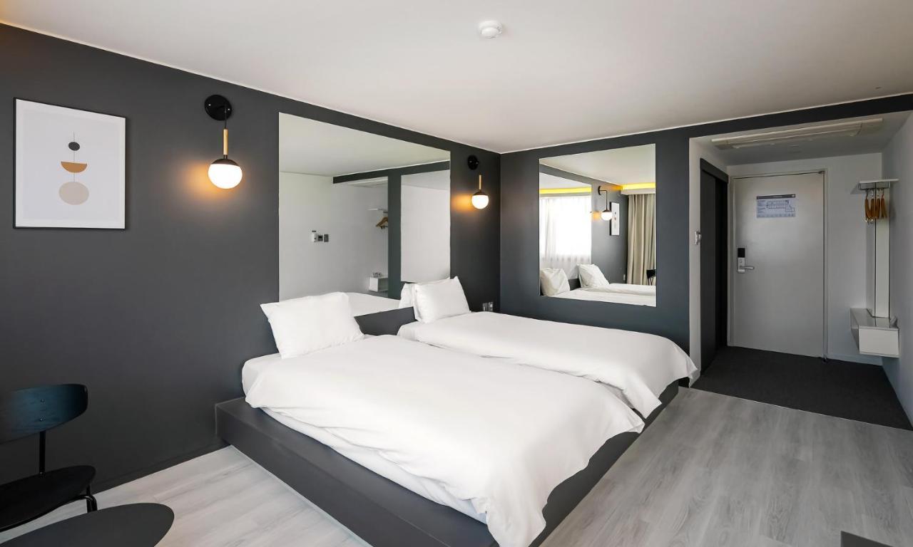 Pampas Hotel Чеджудо Экстерьер фото