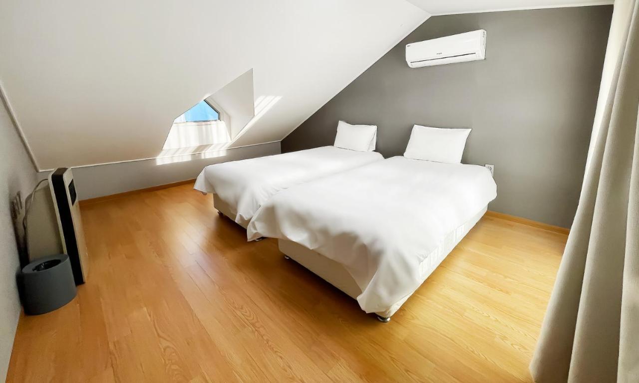 Pampas Hotel Чеджудо Экстерьер фото