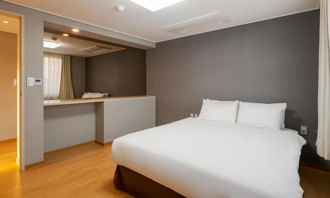 Pampas Hotel Чеджудо Экстерьер фото